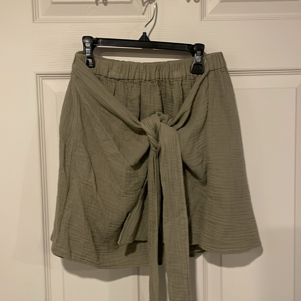 NWT Zara Olive Green Tie Front Mini Skirt Size M - Picture 2 of 6